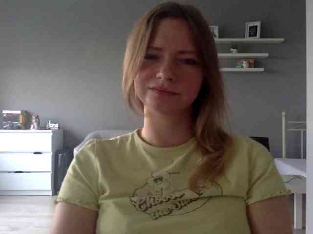 kissMillie webcam