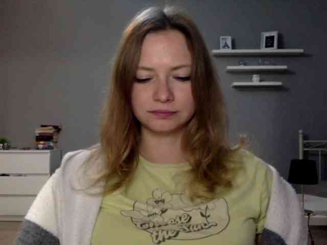kissMillie webcam