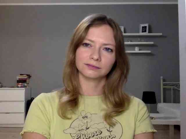 kissMillie webcam
