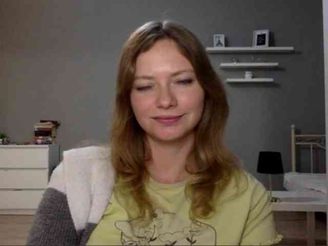 kissMillie webcam