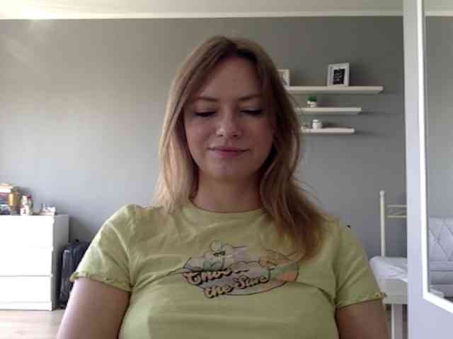 kissMillie webcam