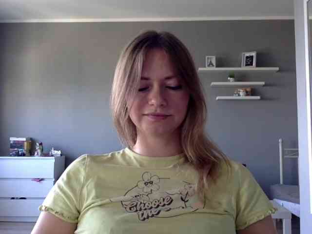 kissMillie webcam