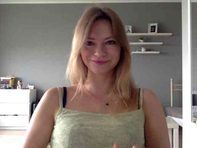 kissMillie webcam