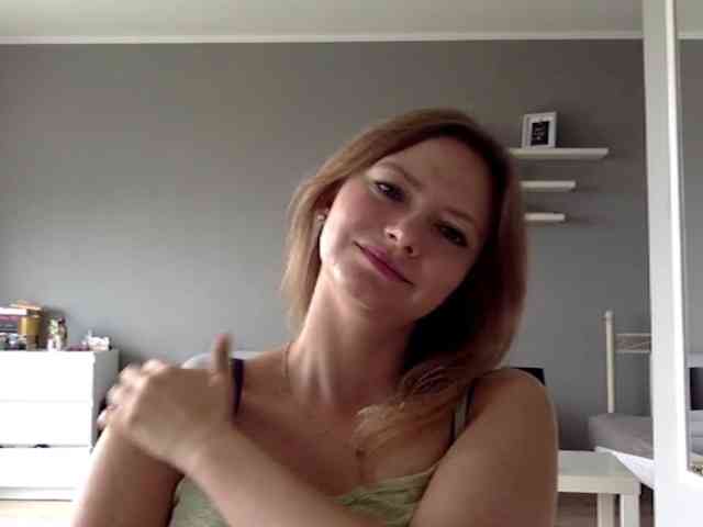 kissMillie webcam