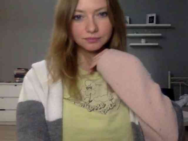 kissMillie webcam