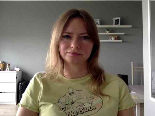 kissMillie webcam
