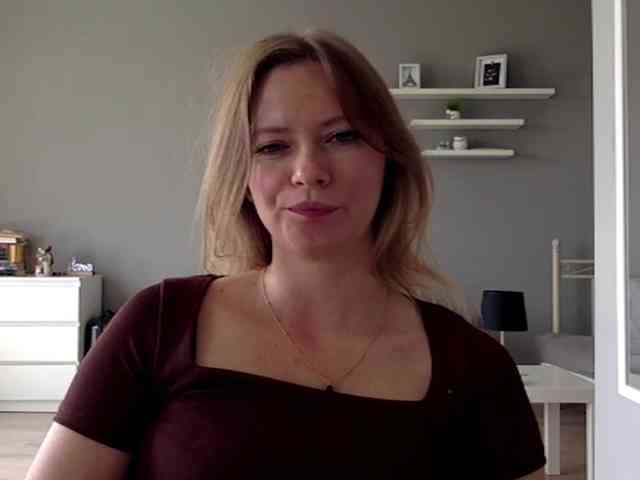 kissMillie webcam