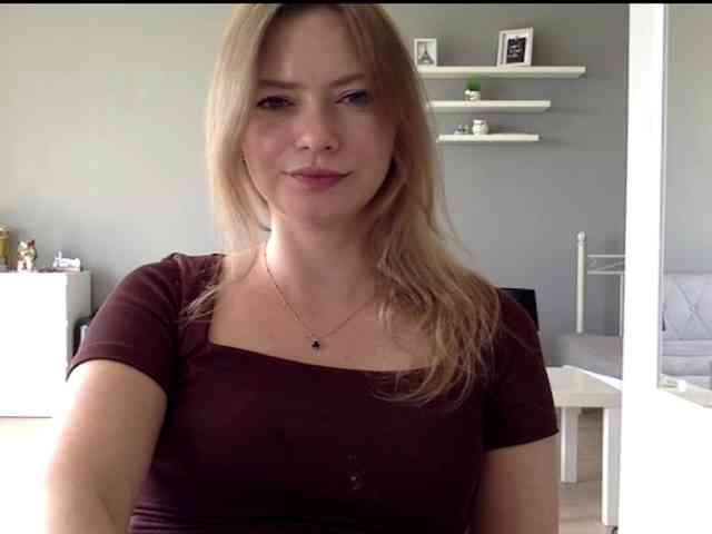 kissMillie webcam