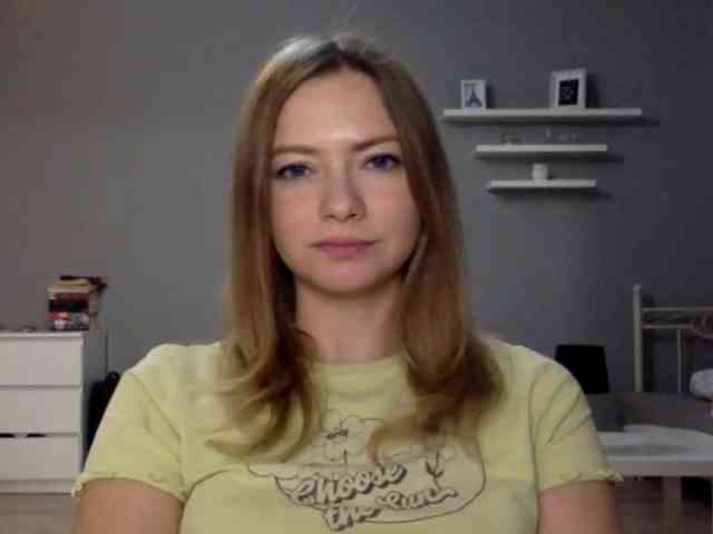 kissMillie webcam