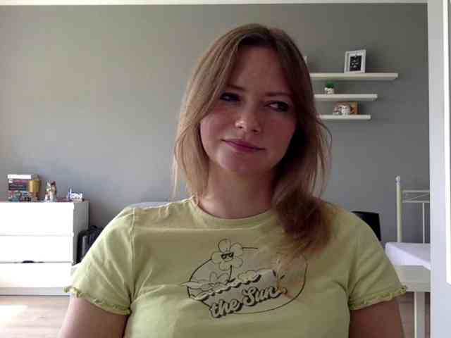 kissMillie webcam