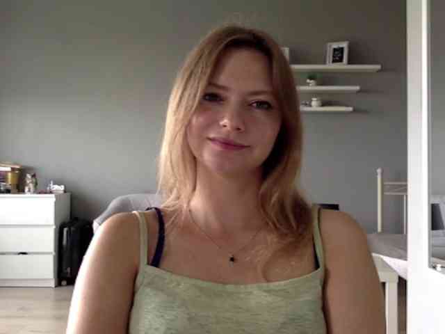 kissMillie webcam