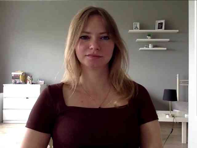 kissMillie webcam