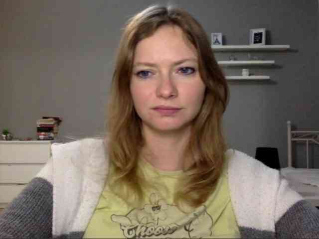 kissMillie webcam