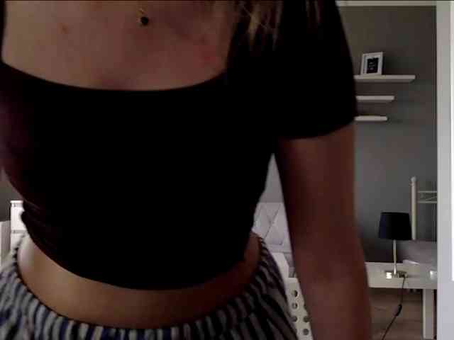 kissMillie webcam