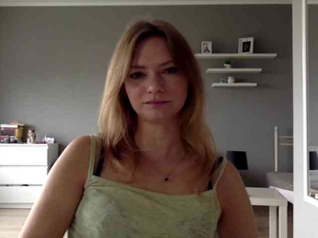 kissMillie webcam
