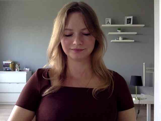 kissMillie webcam