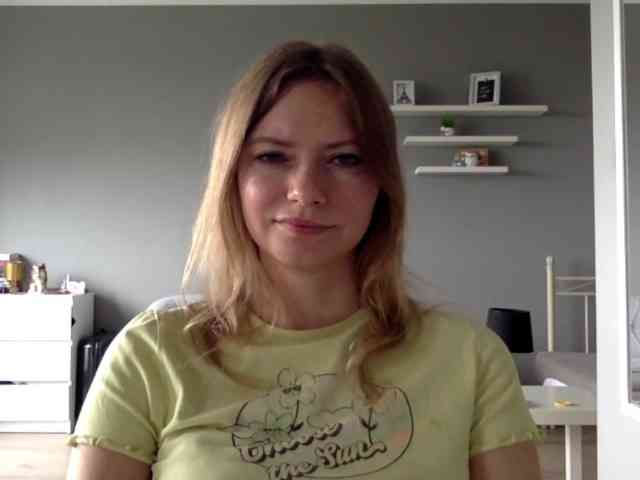 kissMillie webcam