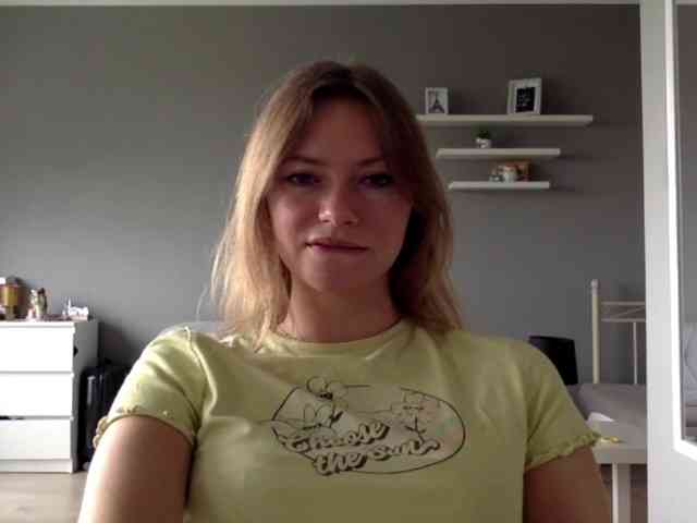kissMillie webcam