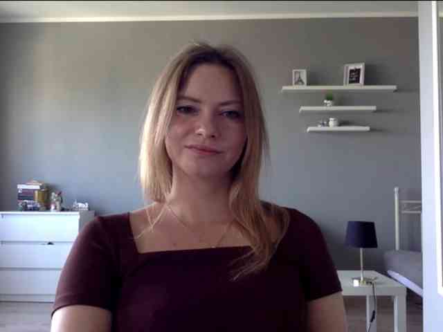 kissMillie webcam
