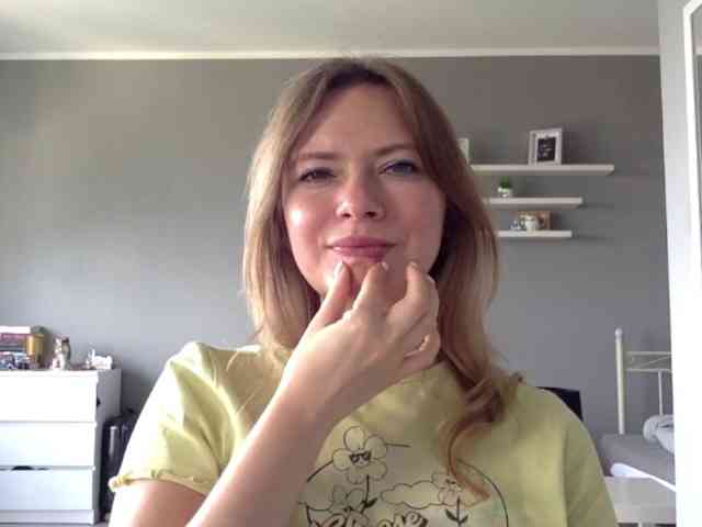 kissMillie webcam