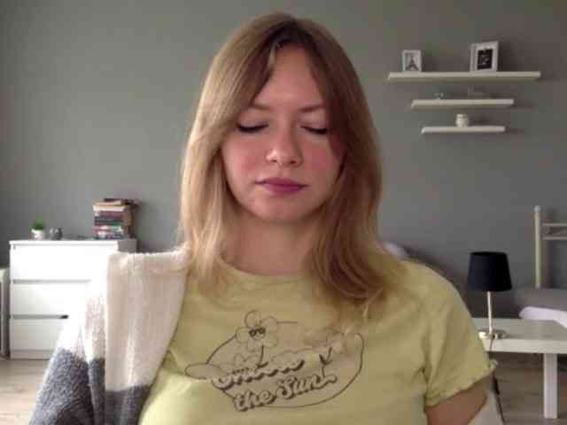 kissMillie webcam