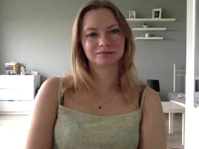kissMillie webcam