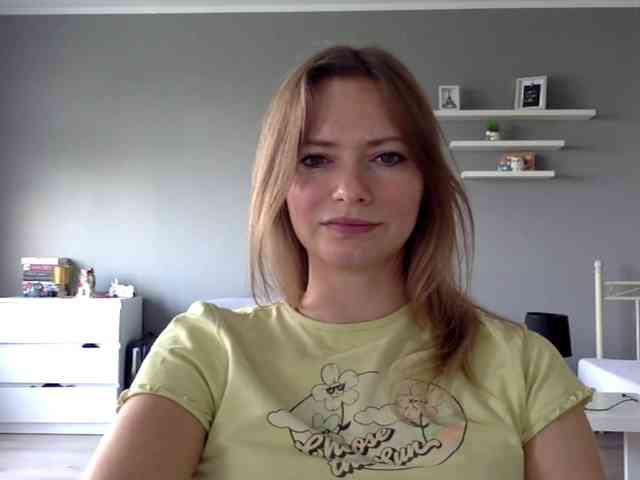 kissMillie webcam