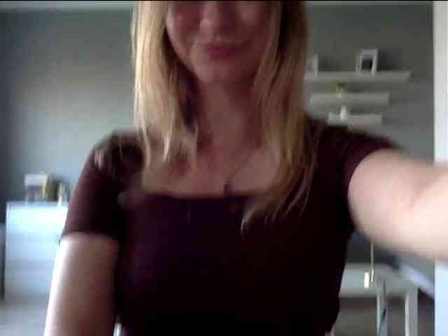 kissMillie webcam