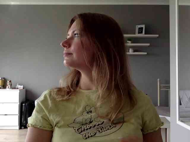 kissMillie webcam