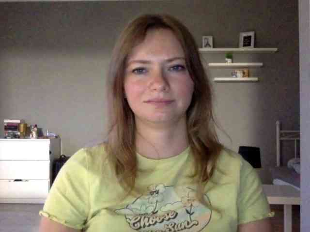 kissMillie webcam