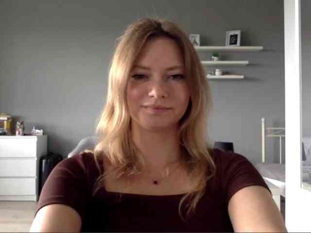kissMillie webcam