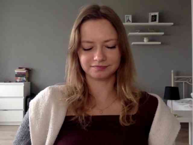 kissMillie webcam