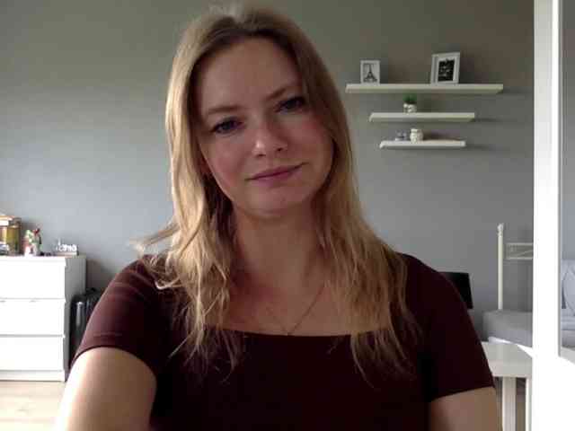 kissMillie webcam