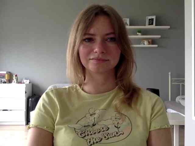 kissMillie webcam