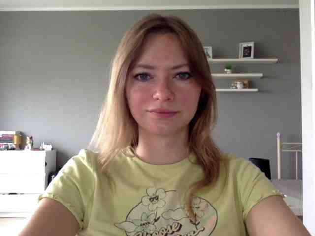 kissMillie webcam