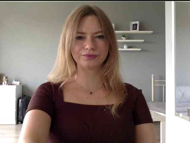 kissMillie webcam