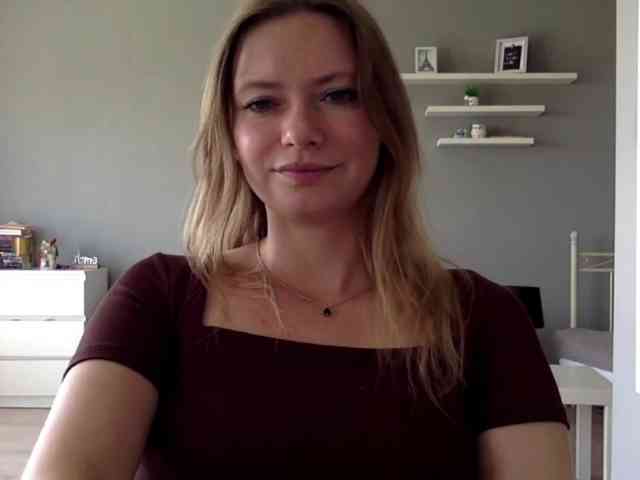 kissMillie webcam