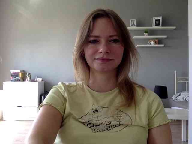 kissMillie webcam