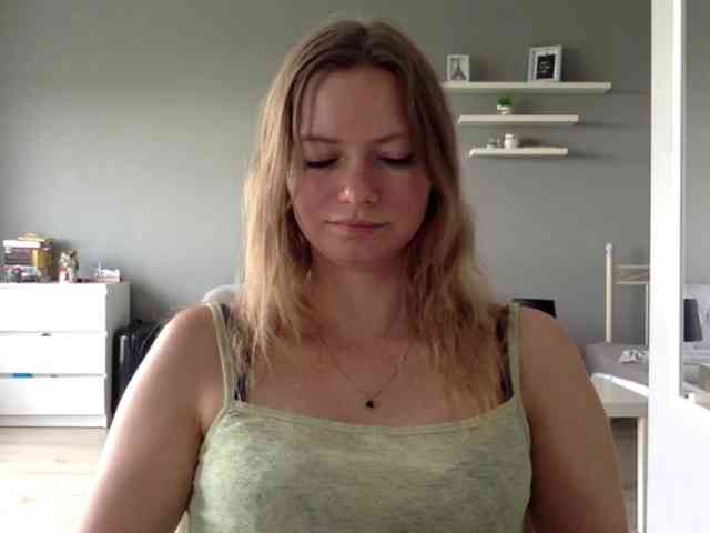 kissMillie webcam