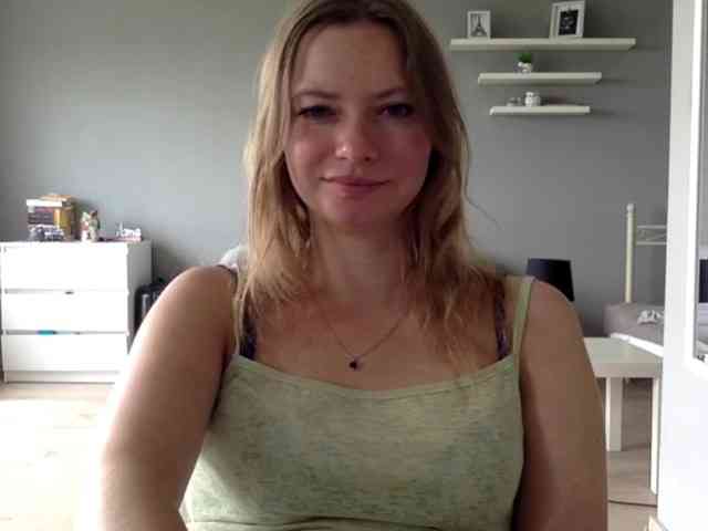 kissMillie webcam