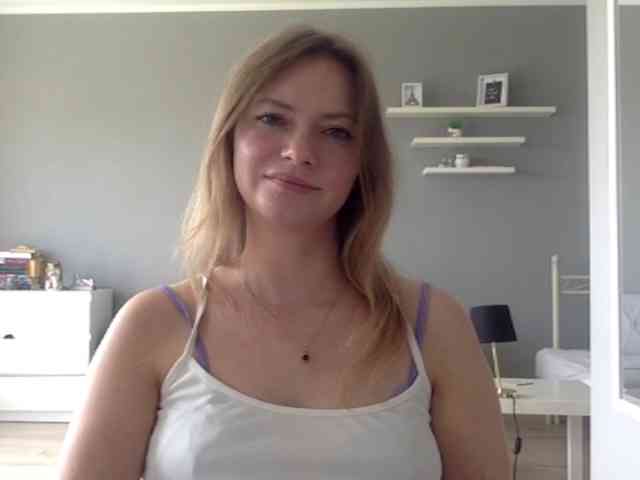 kissMillie webcam