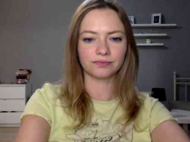 kissMillie webcam