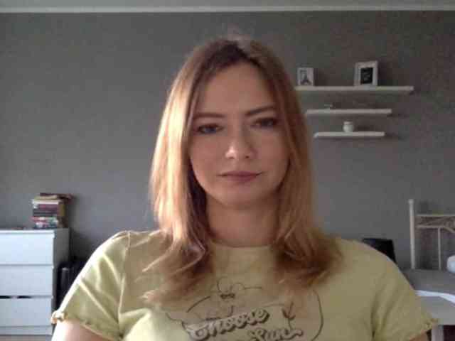 kissMillie webcam
