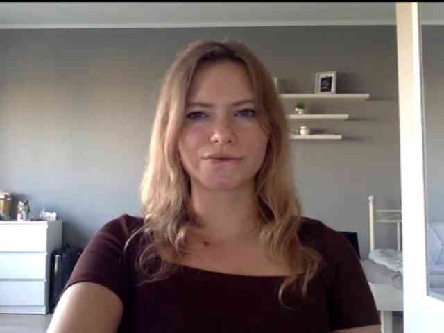 kissMillie webcam