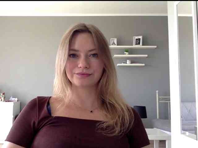 kissMillie webcam