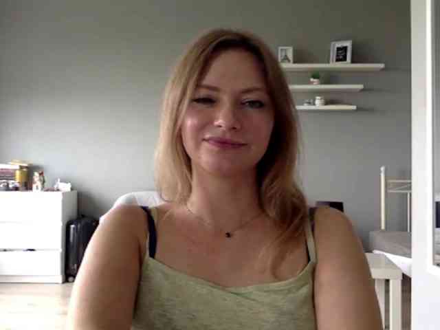 kissMillie webcam