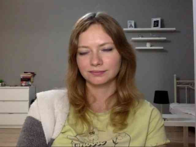 kissMillie webcam