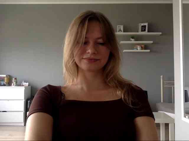 kissMillie webcam