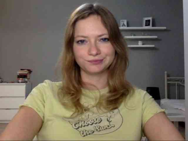 kissMillie webcam