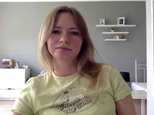 kissMillie webcam